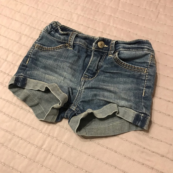Levi’s Shorts - Picture 1 of 3